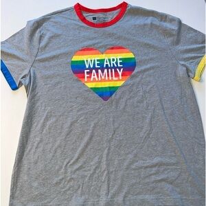 EUC - "We Are Family" Rainbow Heart Pride Tee - Unisex 2XL‎ (R)